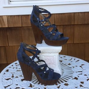 GUESS - platform heels